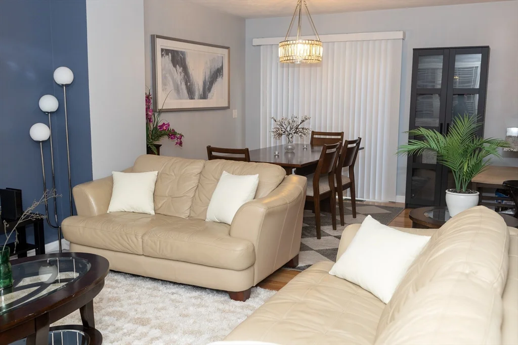 3 bed, 2 bath apartment for rent at 129 Quinapoxet St, Holden — photo 6 of 33