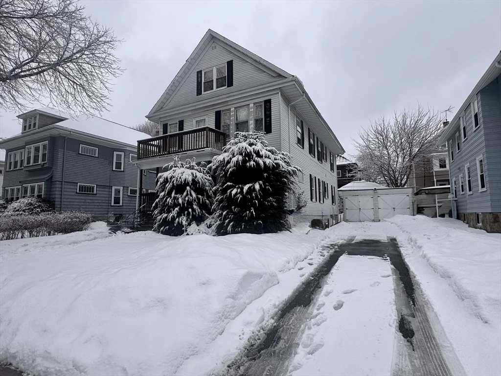 3 bed, 1 bath apartment for rent at 129 Redlands Rd Unit 1, West Roxbury — photo 14 of 15