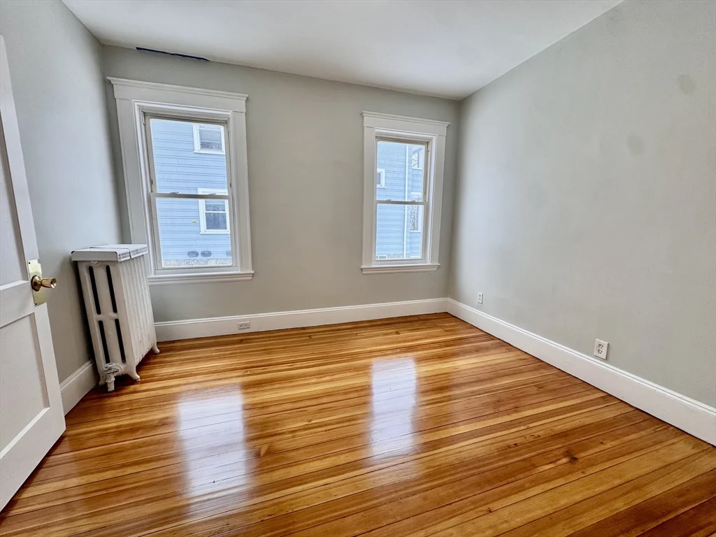 3 bed, 1 bath apartment for rent at 129 Redlands Rd Unit 1, West Roxbury — photo 12 of 15