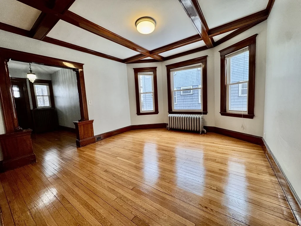 3 bed, 1 bath apartment for rent at 129 Redlands Rd Unit 1, West Roxbury — photo 1 of 15