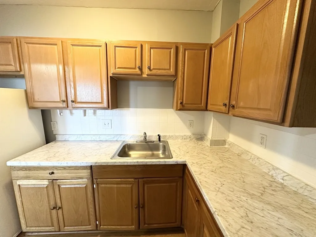 3 bed, 1 bath apartment for rent at 129 South Elm St Unit 1L, Bradford — photo 4 of 13