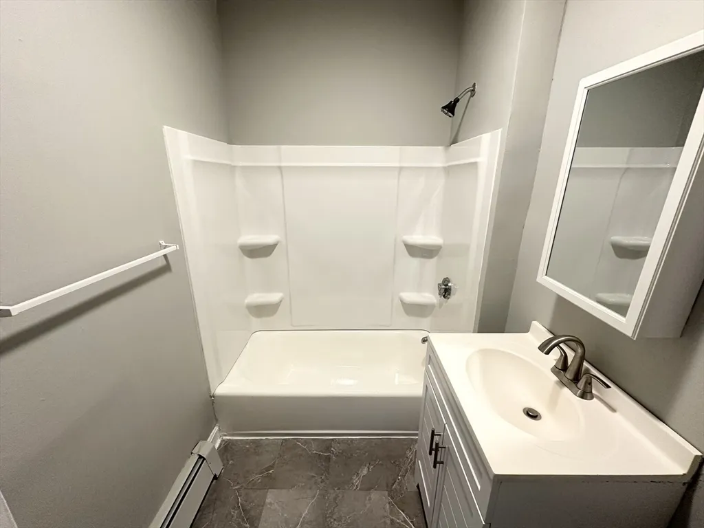 3 bed, 1 bath apartment for rent at 129 South Elm St Unit 1L, Bradford — photo 5 of 13