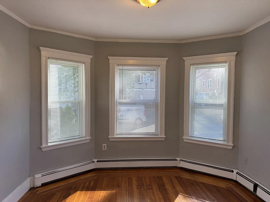 3 bed, 1 bath apartment for rent at 129 South Elm St Unit 1R, Bradford — photo 5 of 6