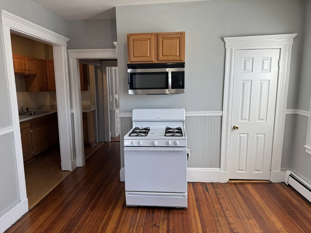 3 bed, 1 bath apartment for rent at 129 South Elm St Unit 1R, Bradford — photo 2 of 6