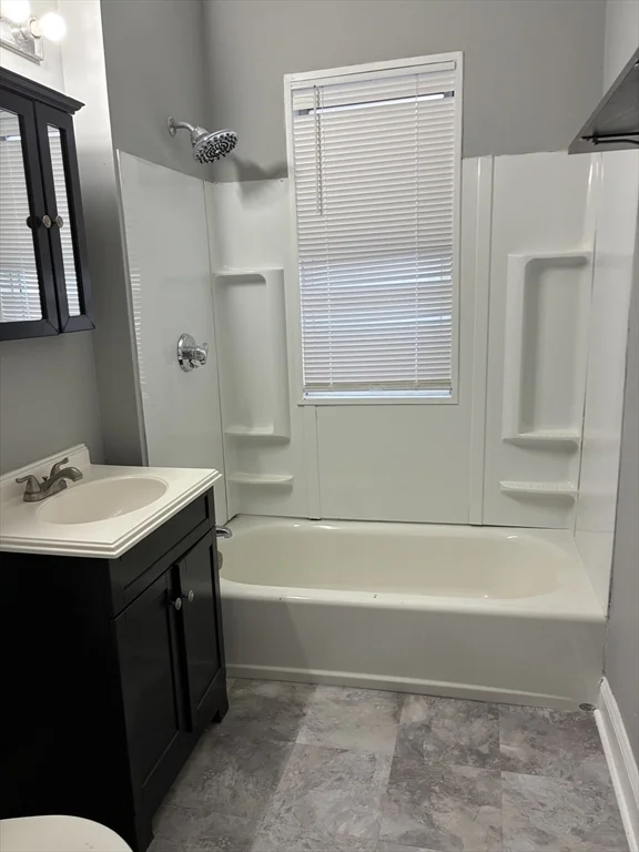 3 bed, 1 bath apartment for rent at 129 South Elm St Unit 2R, Bradford — photo 6 of 9