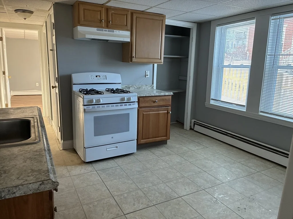 3 bed, 1 bath apartment for rent at 129 South Elm St Unit B, Bradford — photo 2 of 10