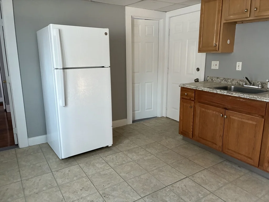 3 bed, 1 bath apartment for rent at 129 South Elm St Unit B, Bradford — photo 4 of 10
