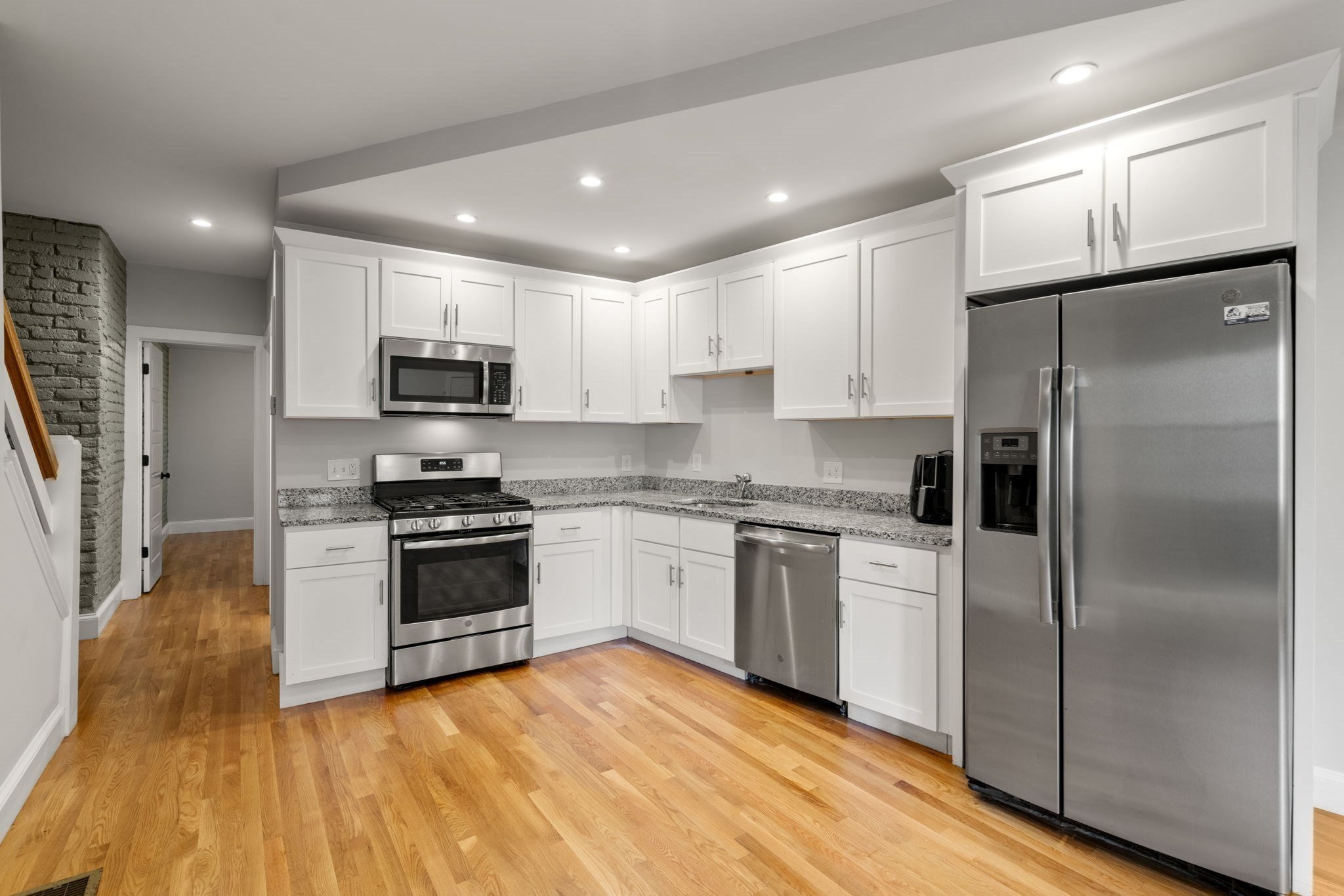 5 bed, 4+ bath apartment for rent at 129 Sutherland Rd Unit 2, Brighton