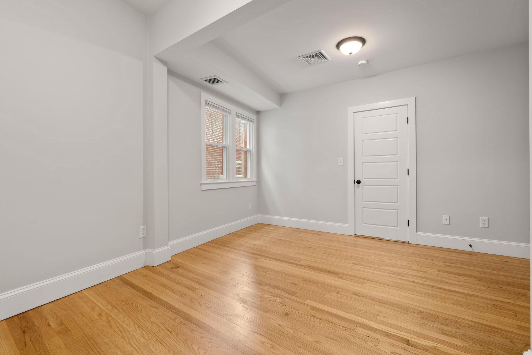 5 bed, 4+ bath apartment for rent at 129 Sutherland Rd Unit 2, Brighton — photo 17 of 32