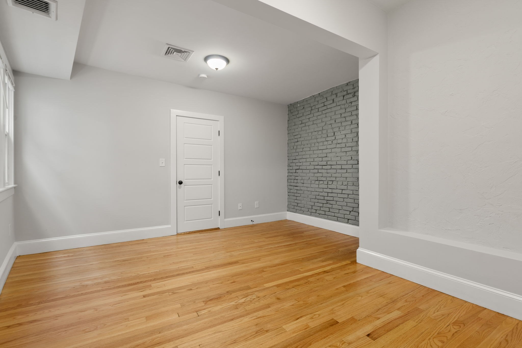 5 bed, 4+ bath apartment for rent at 129 Sutherland Rd Unit 2, Brighton — photo 16 of 32