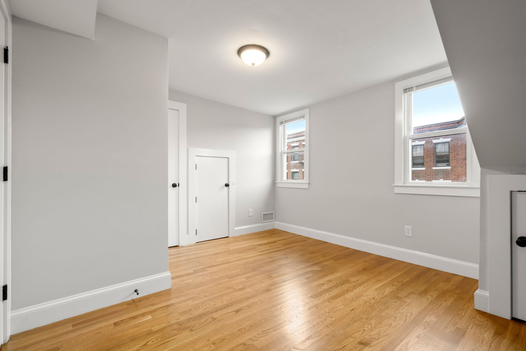5 bed, 4+ bath apartment for rent at 129 Sutherland Rd Unit 2, Brighton — photo 26 of 32