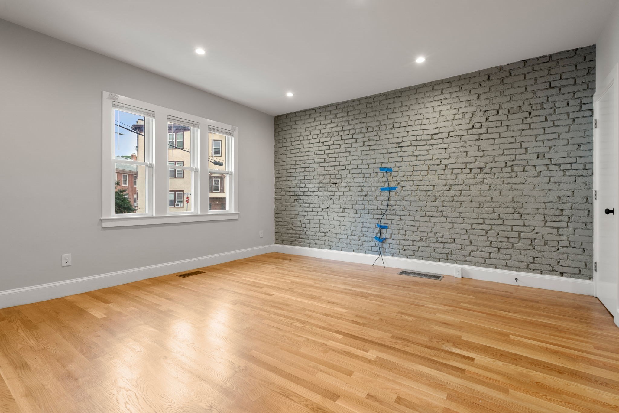 5 bed, 4+ bath apartment for rent at 129 Sutherland Rd Unit 2, Brighton — photo 2 of 32