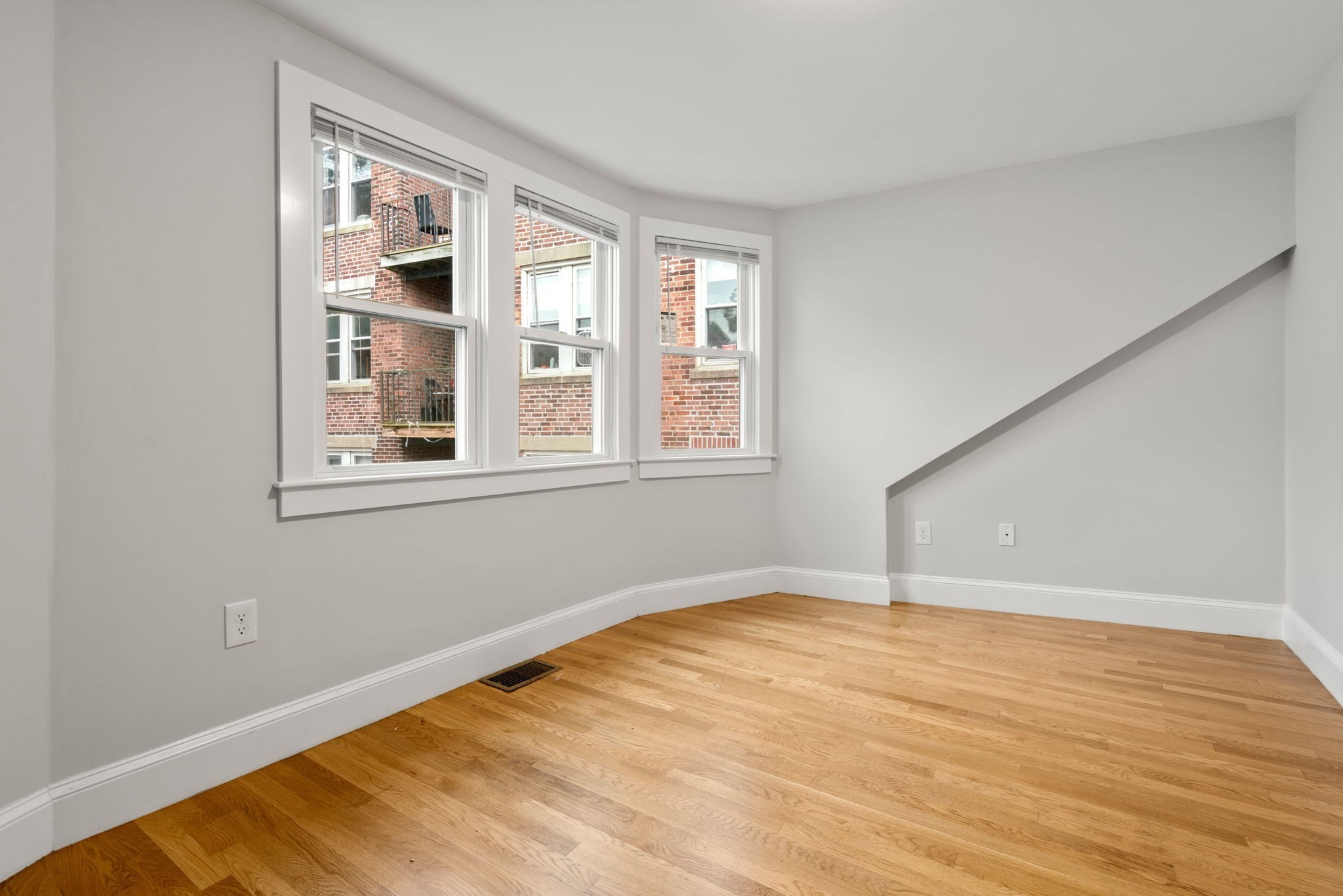 5 bed, 4+ bath apartment for rent at 129 Sutherland Rd Unit 2, Brighton — photo 24 of 32
