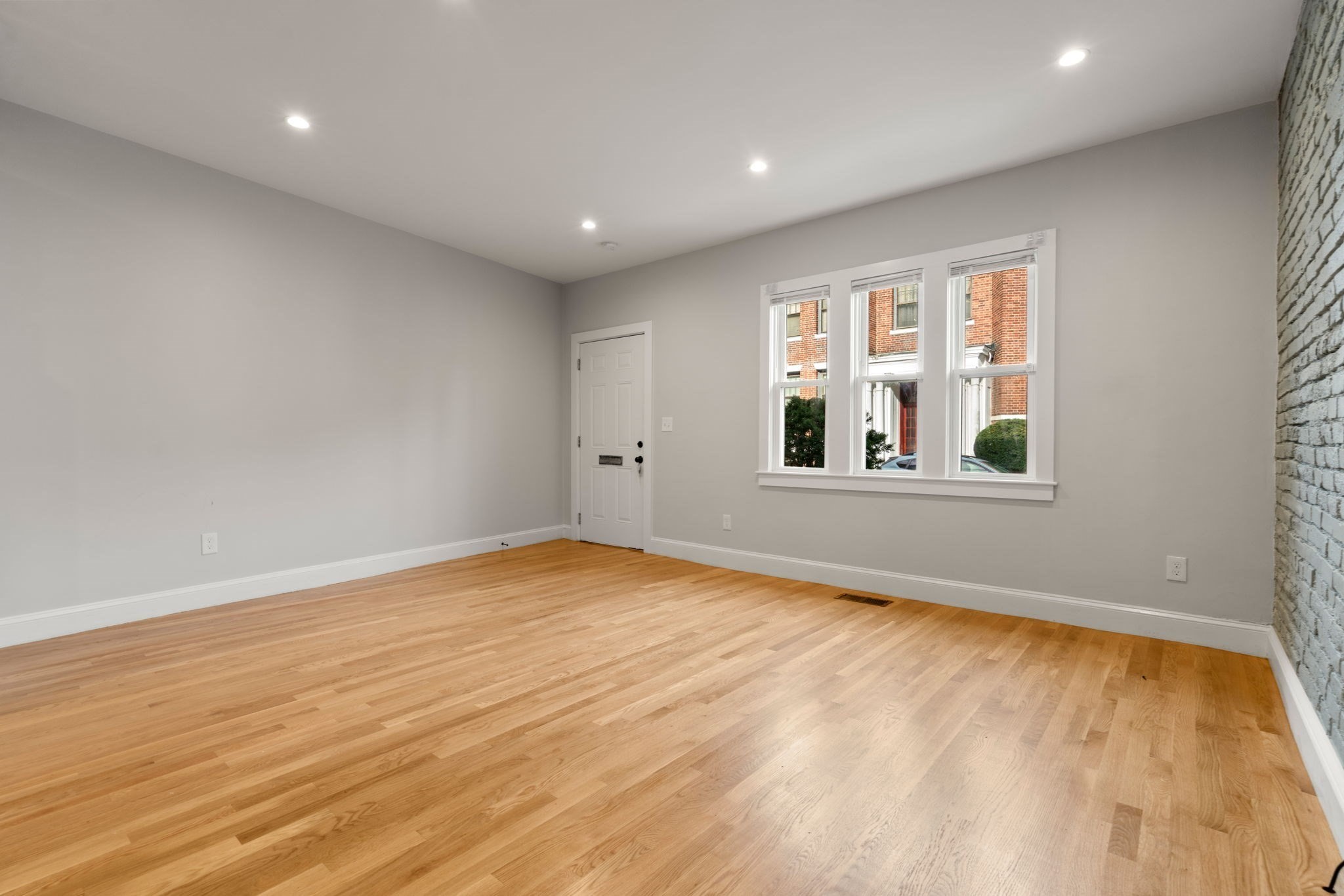 5 bed, 4+ bath apartment for rent at 129 Sutherland Rd Unit 2, Brighton — photo 3 of 32