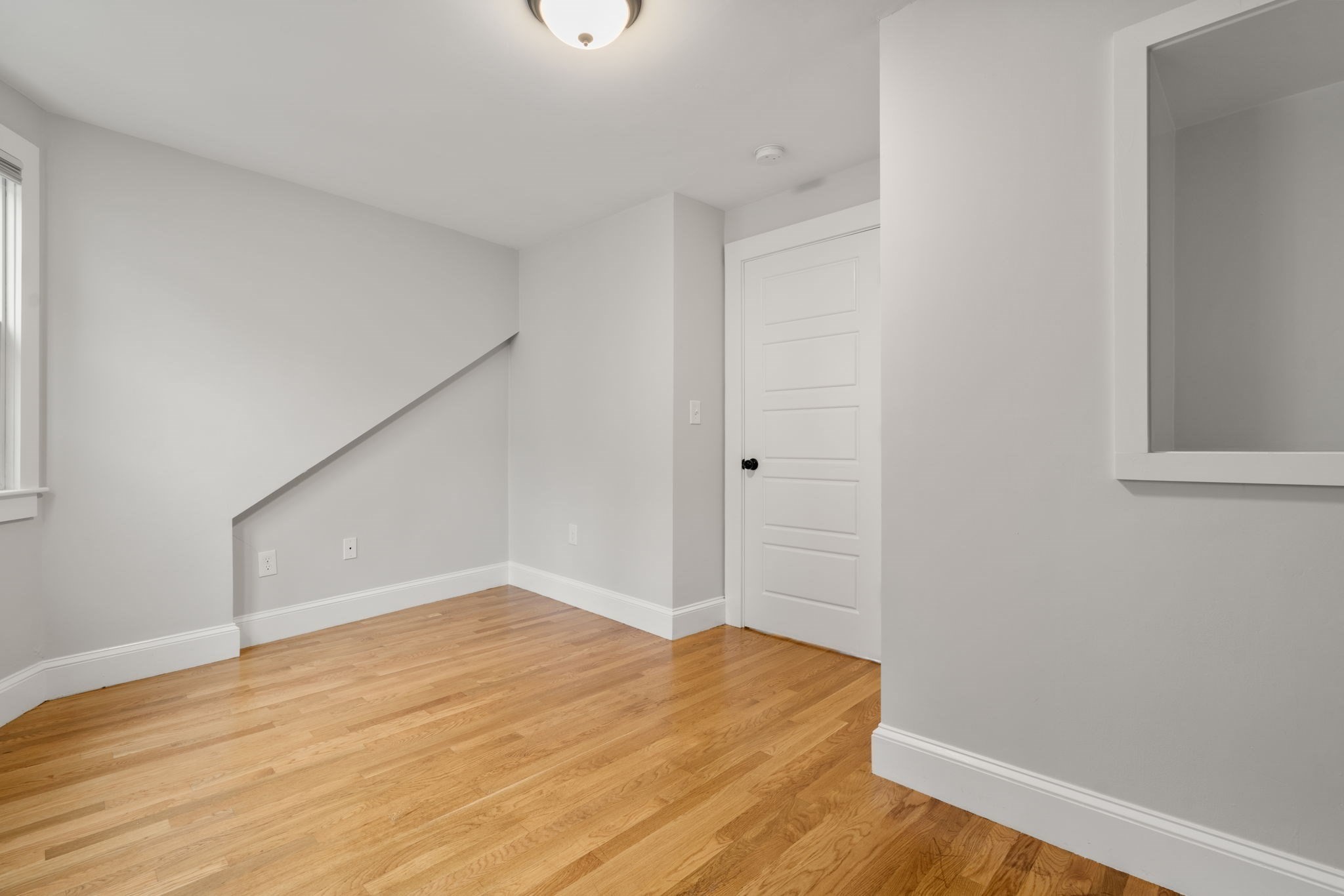 5 bed, 4+ bath apartment for rent at 129 Sutherland Rd Unit 2, Brighton — photo 23 of 32