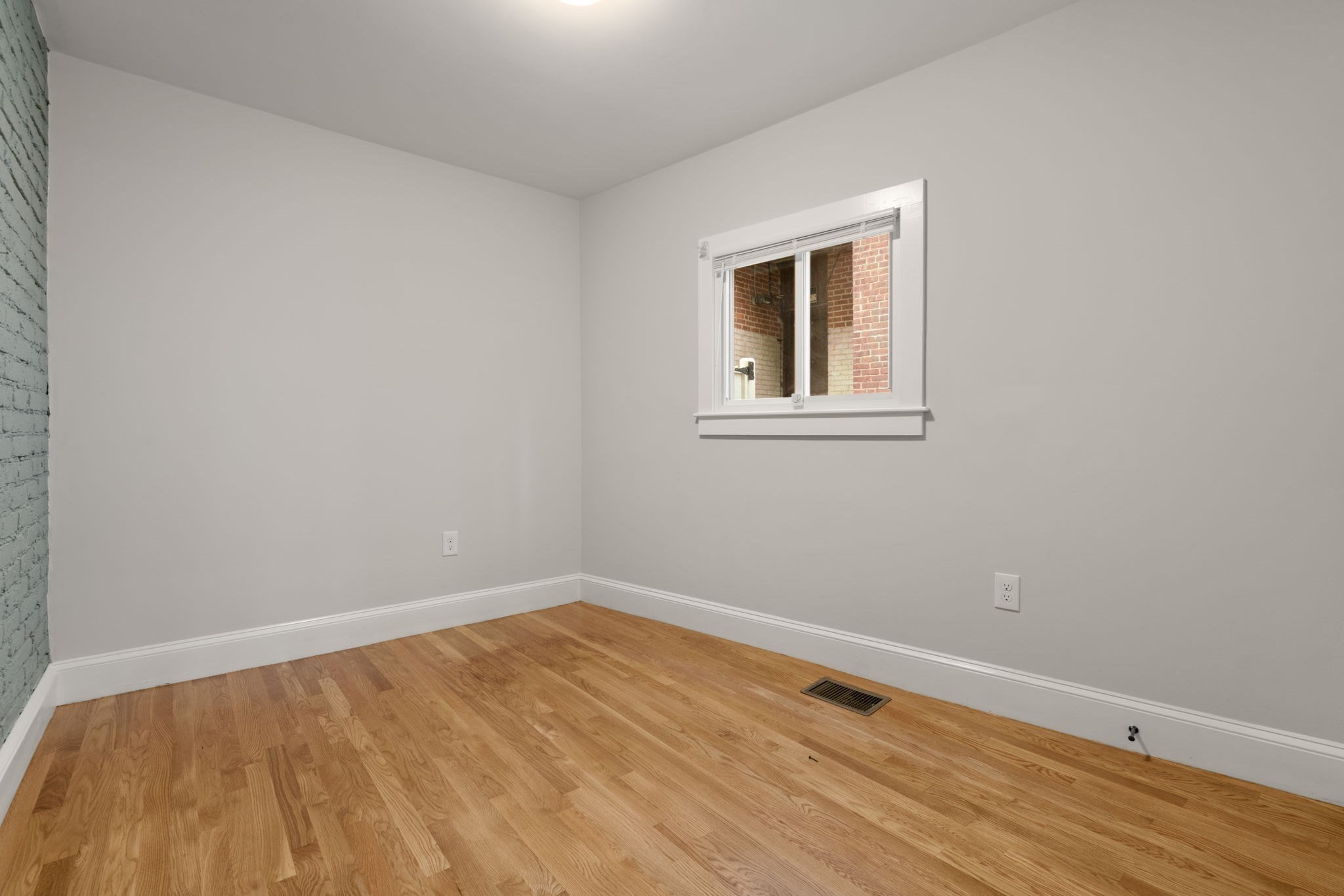 5 bed, 4+ bath apartment for rent at 129 Sutherland Rd Unit 2, Brighton — photo 8 of 32
