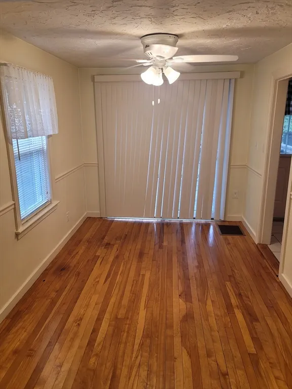 2 bed, 1 bath apartment for rent at 129 Uncatena Ave Unit L, Greendale — photo 3 of 12