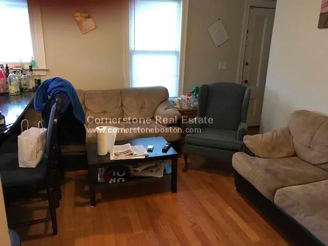 4 bed, 2 bath apartment for rent at 1293 Cambridge St Unit 3L, Inman Square — photo 4 of 5