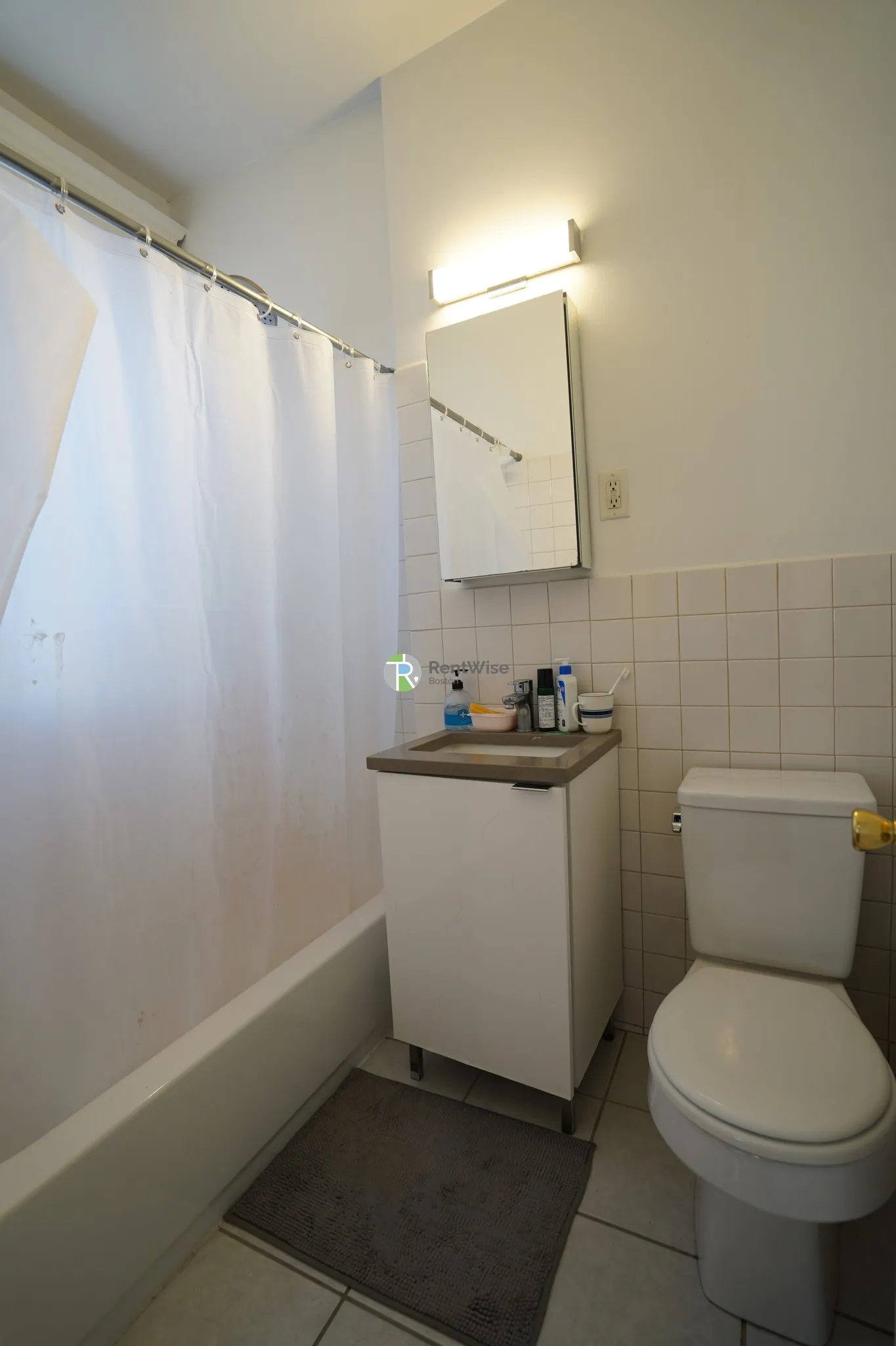 Studio bed, 1 bath apartment for rent at 1298 Commonwealth Ave Unit 17, Allston — photo 8 of 12
