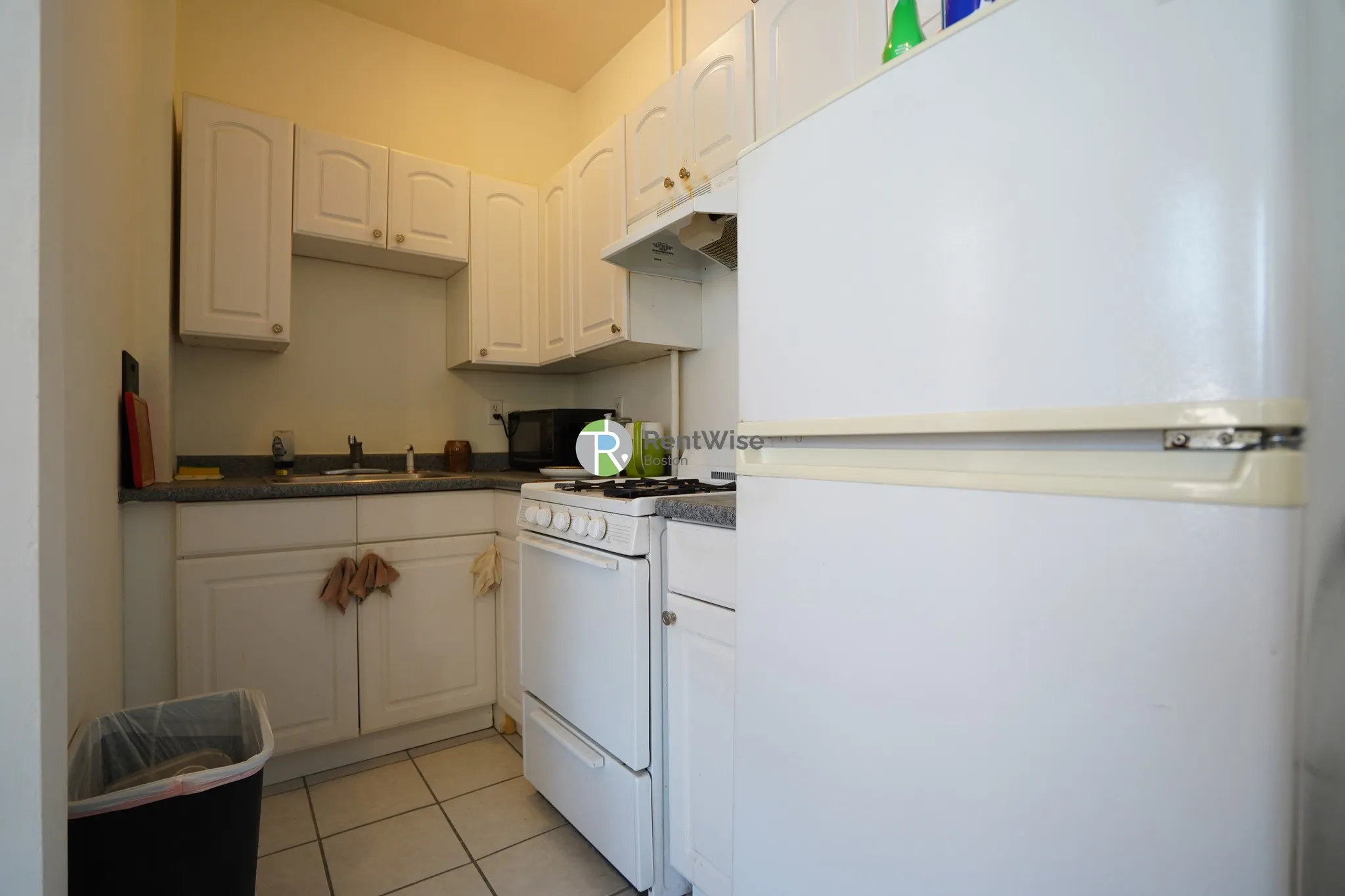 Studio bed, 1 bath apartment for rent at 1298 Commonwealth Ave Unit 17, Allston — photo 7 of 12