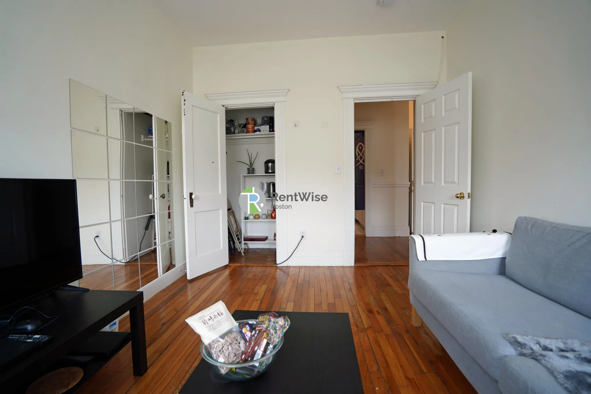 1 bed, 1 bath apartment for rent at 1298 Commonwealth Ave Unit 28, Allston — photo 3 of 17
