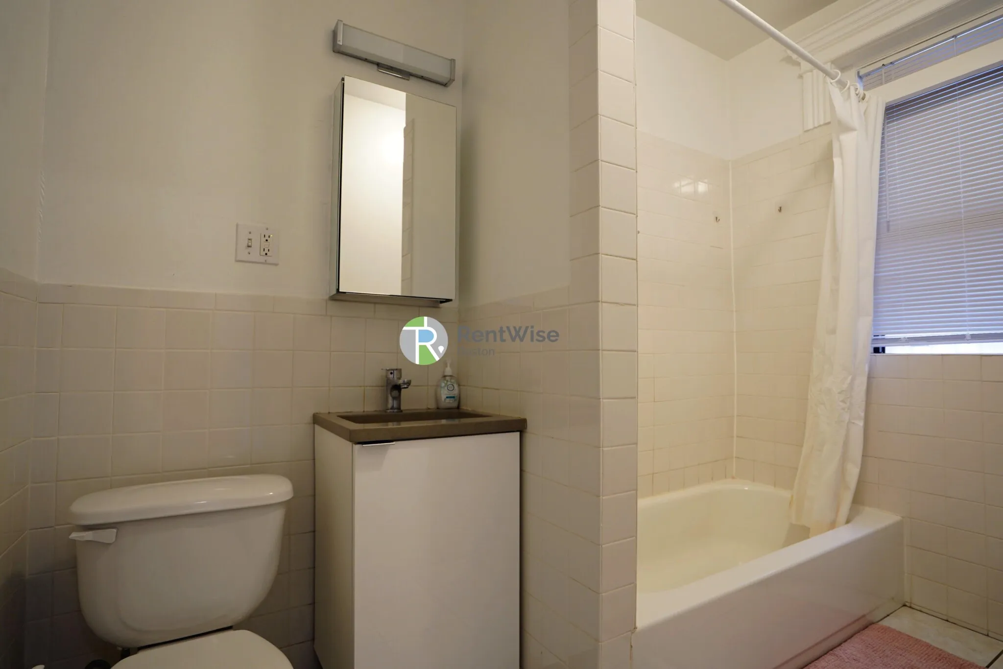 1 bed, 1 bath apartment for rent at 1298 Commonwealth Ave Unit 28, Allston — photo 6 of 17