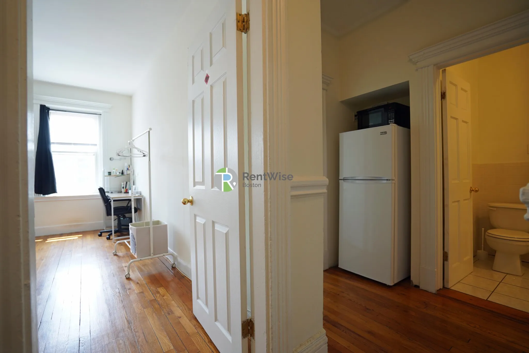1 bed, 1 bath apartment for rent at 1298 Commonwealth Ave Unit 28, Allston — photo 5 of 17