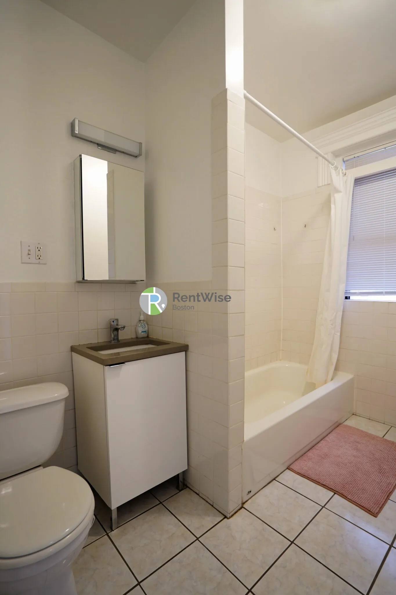1 bed, 1 bath apartment for rent at 1298 Commonwealth Ave Unit 28, Allston — photo 7 of 17