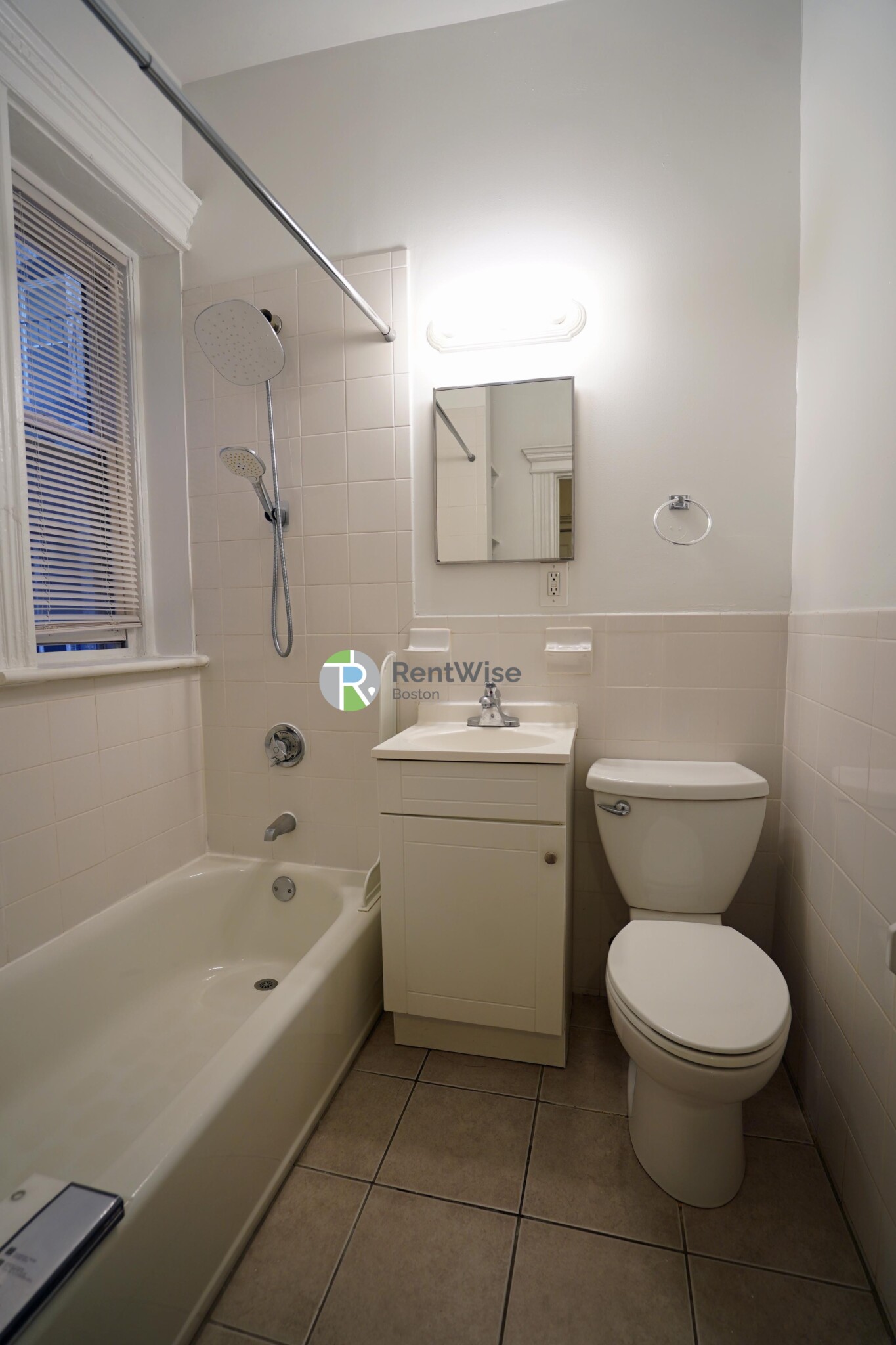1 bed, 1 bath apartment for rent at 1298 Commonwealth Ave Unit 7, Allston — photo 8 of 25