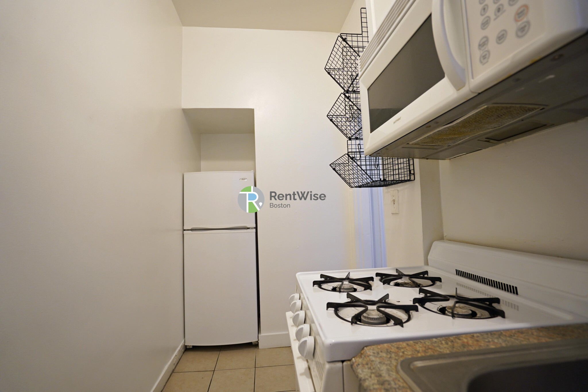 1 bed, 1 bath apartment for rent at 1298 Commonwealth Ave Unit 7, Allston — photo 5 of 25