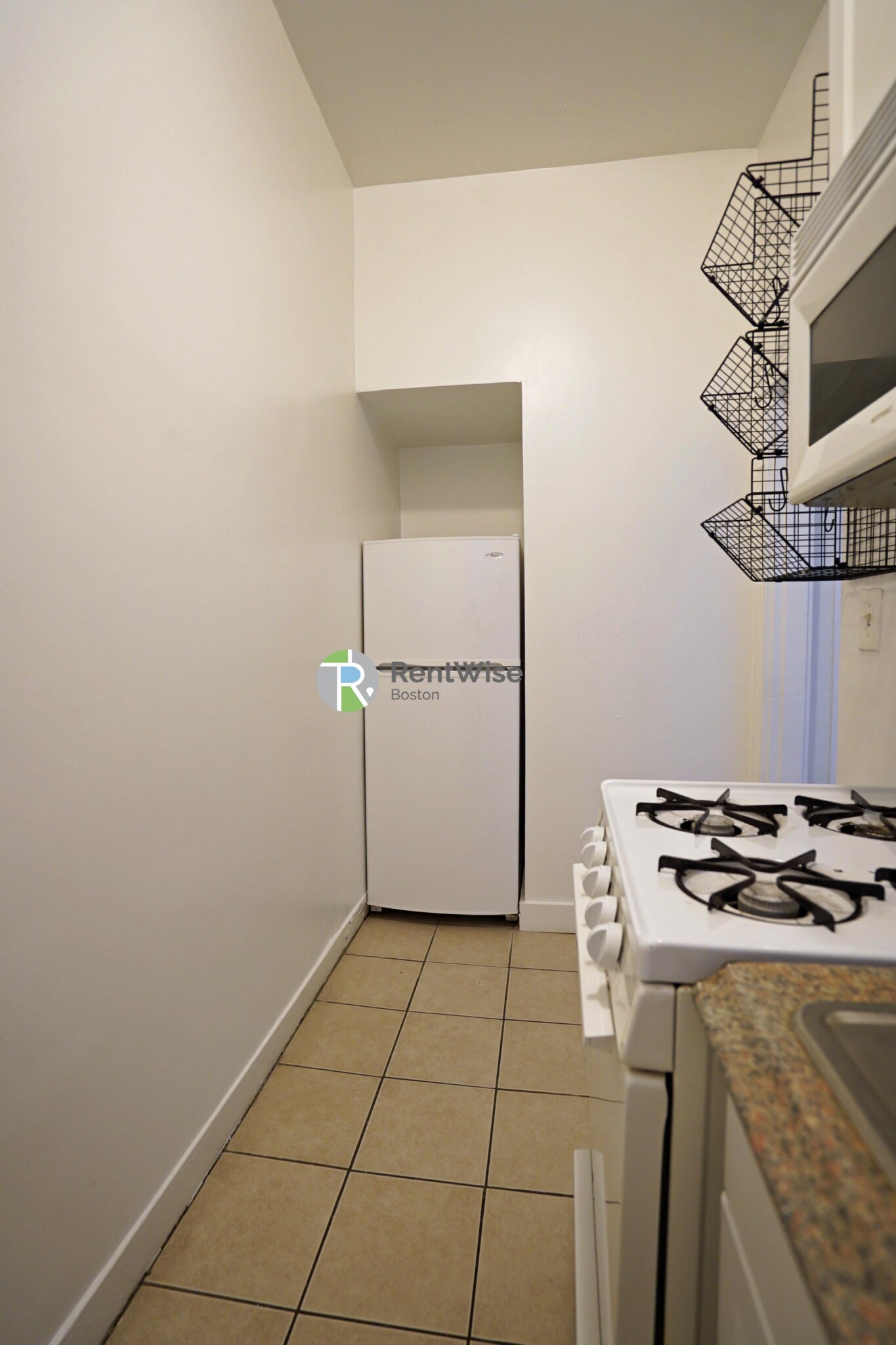 1 bed, 1 bath apartment for rent at 1298 Commonwealth Ave Unit 7, Allston — photo 6 of 25