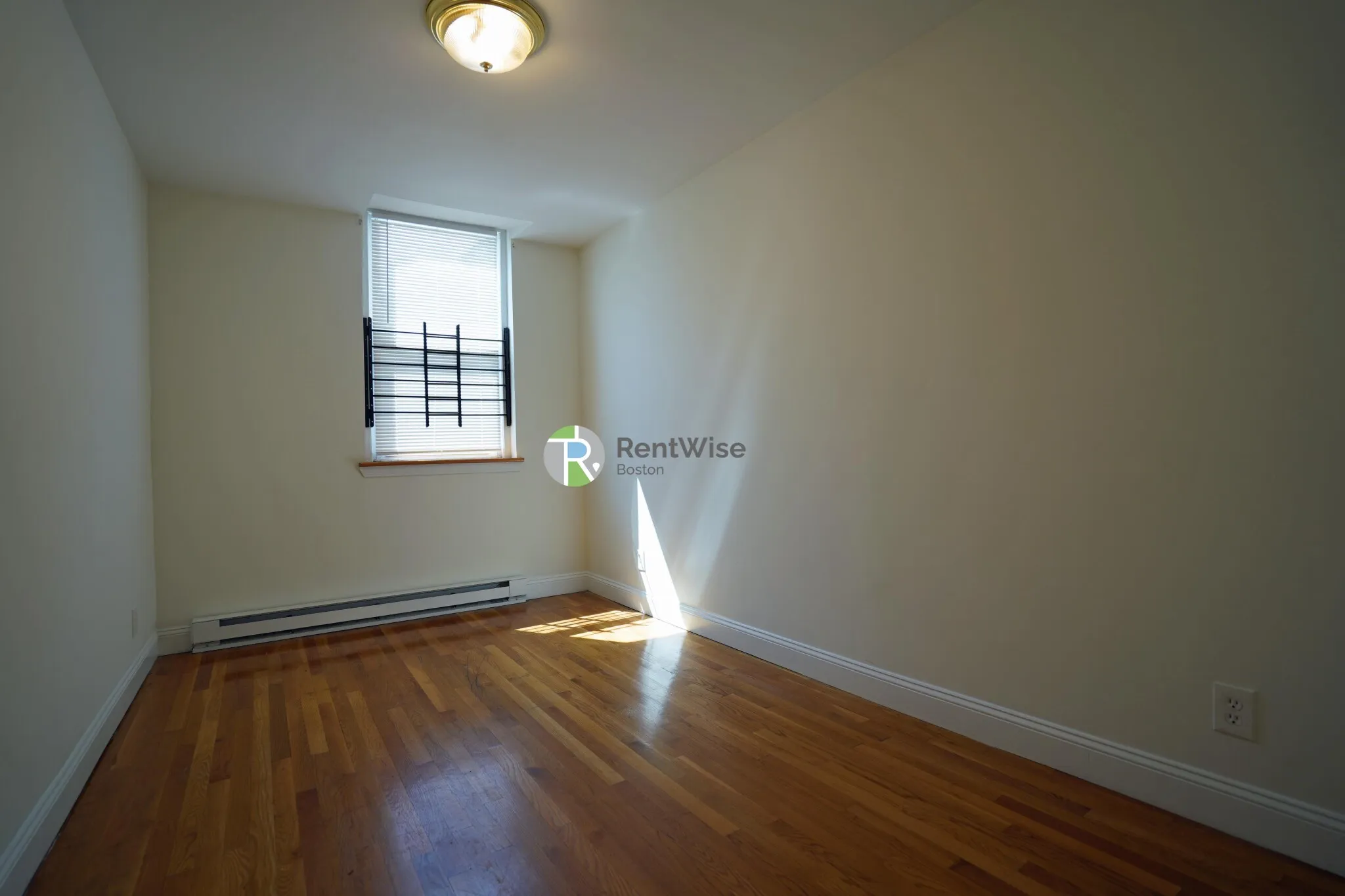 2 bed, 1 bath apartment for rent at 1298 Commonwealth Ave Unit E-1, Allston — photo 12 of 35