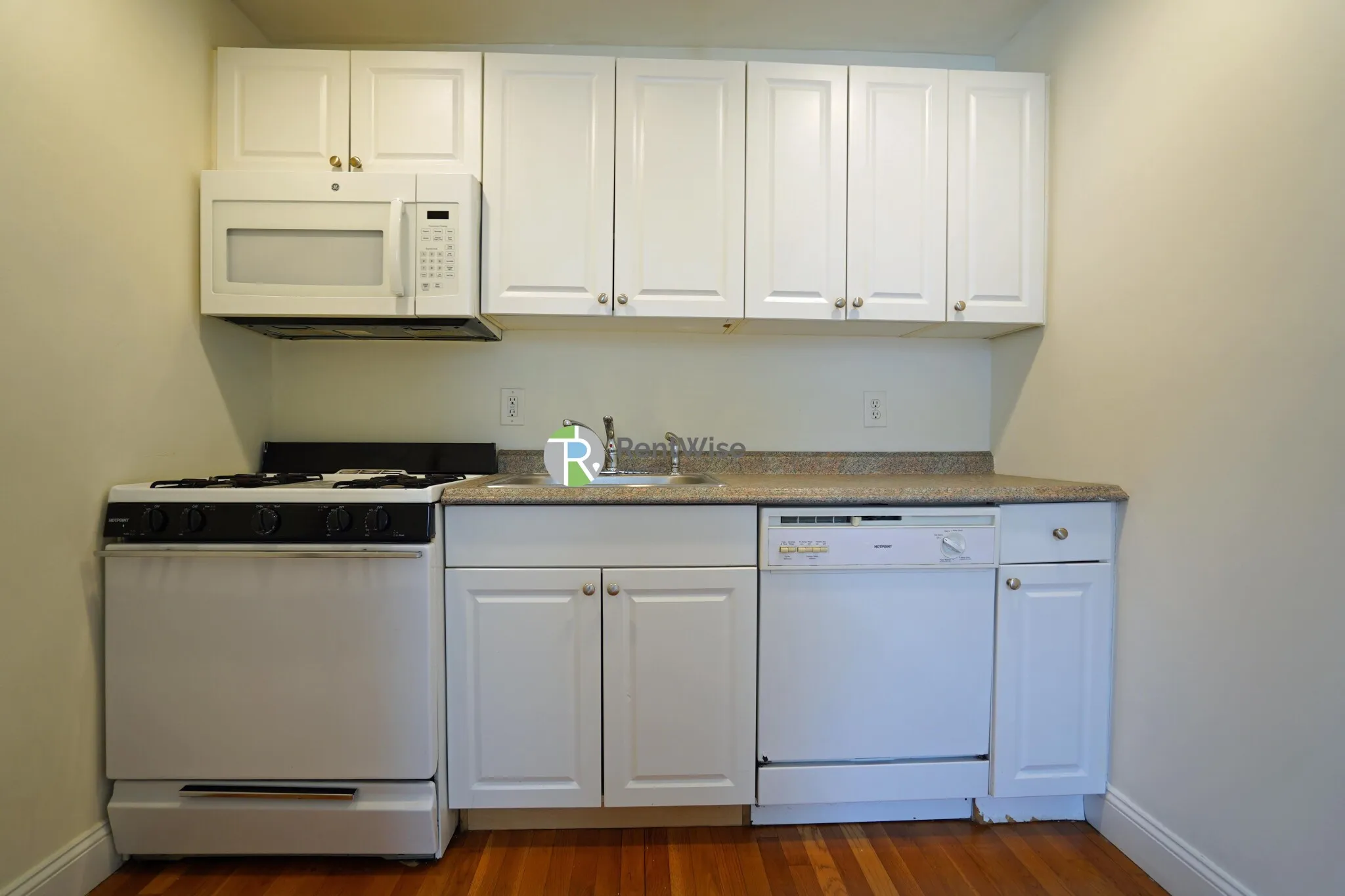 2 bed, 1 bath apartment for rent at 1298 Commonwealth Ave Unit E, Allston — photo 8 of 35