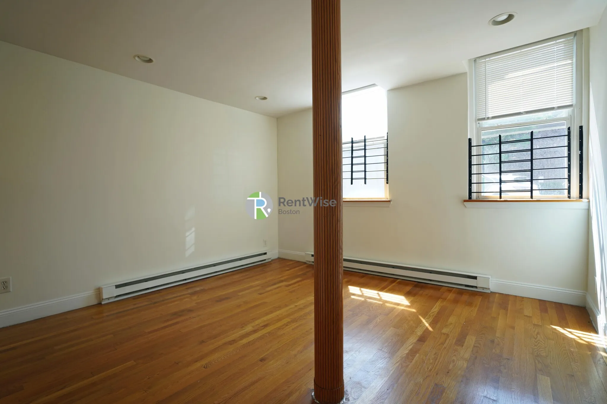 2 bed, 1 bath apartment for rent at 1298 Commonwealth Ave Unit E, Allston — photo 3 of 35