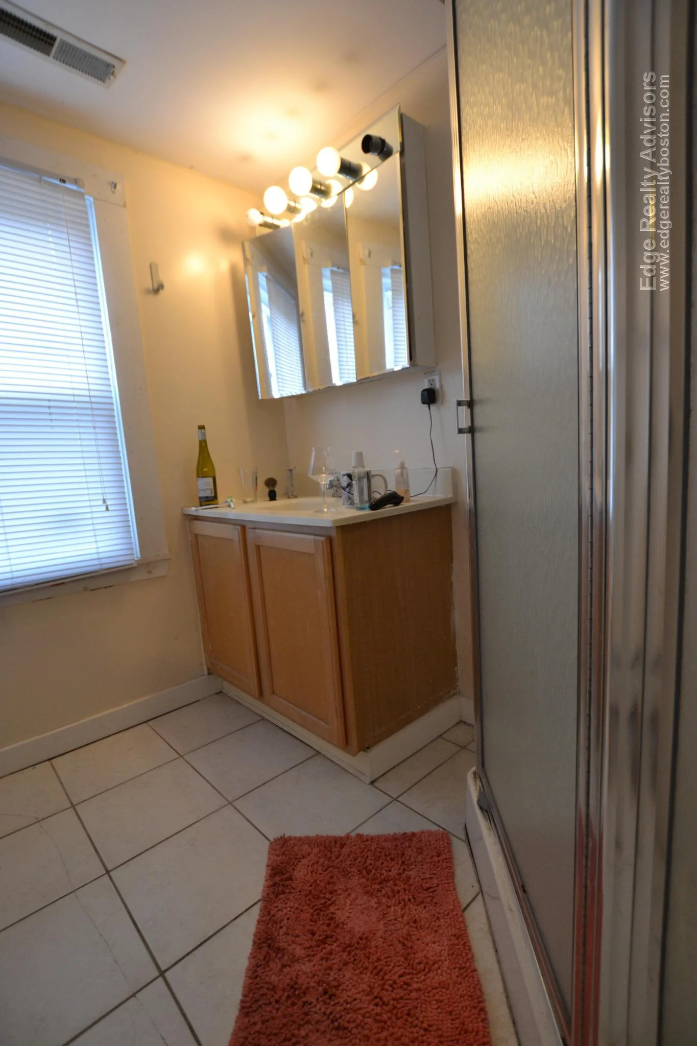 4 bed, 2.5 bath apartment for rent at 12a Greylock Rd Unit 2, Allston — photo 11 of 11