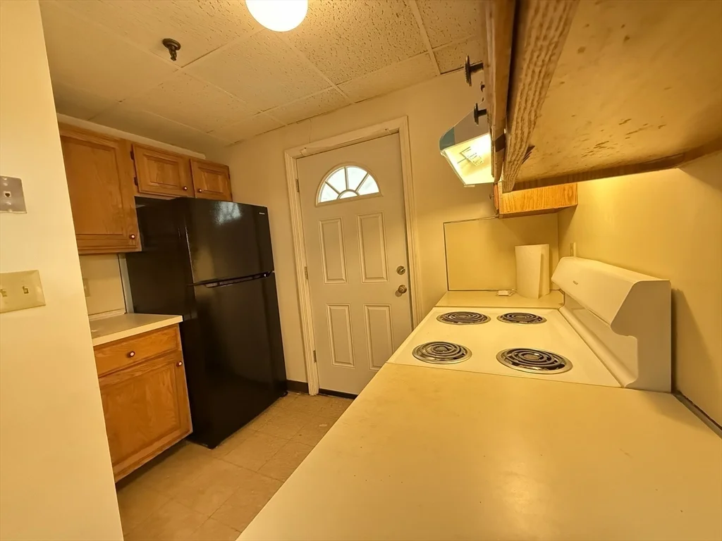 1 bed, 1 bath apartment for rent at 12A Hammond St Unit A, Waltham — photo 10 of 10