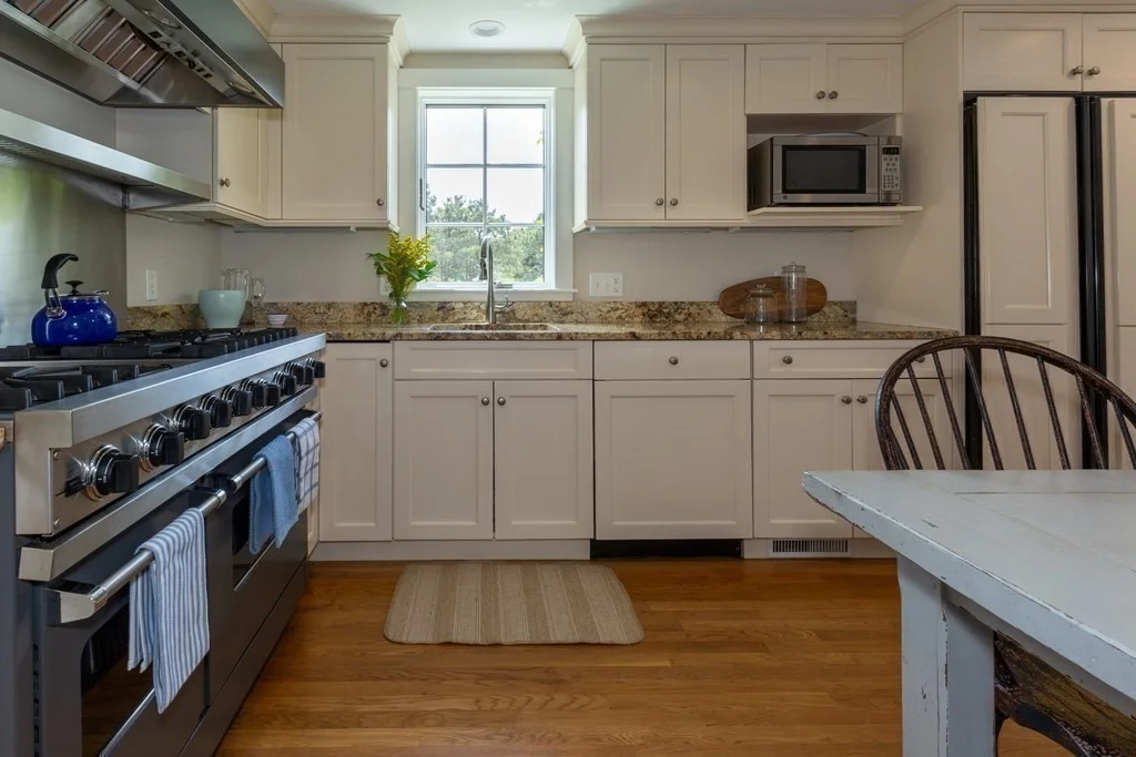 4 bed, 3 bath apartment for rent at 12a Pond View Dr Unit Cottage, Nantucket — photo 8 of 14