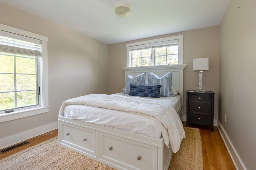 4 bed, 3 bath apartment for rent at 12a Pond View Dr Unit Cottage, Nantucket — photo 12 of 14