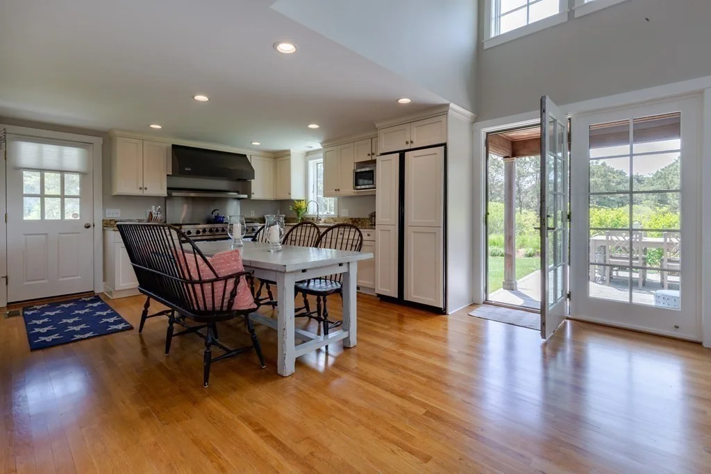 4 bed, 3 bath apartment for rent at 12a Pond View Dr Unit Cottage, Nantucket — photo 9 of 14