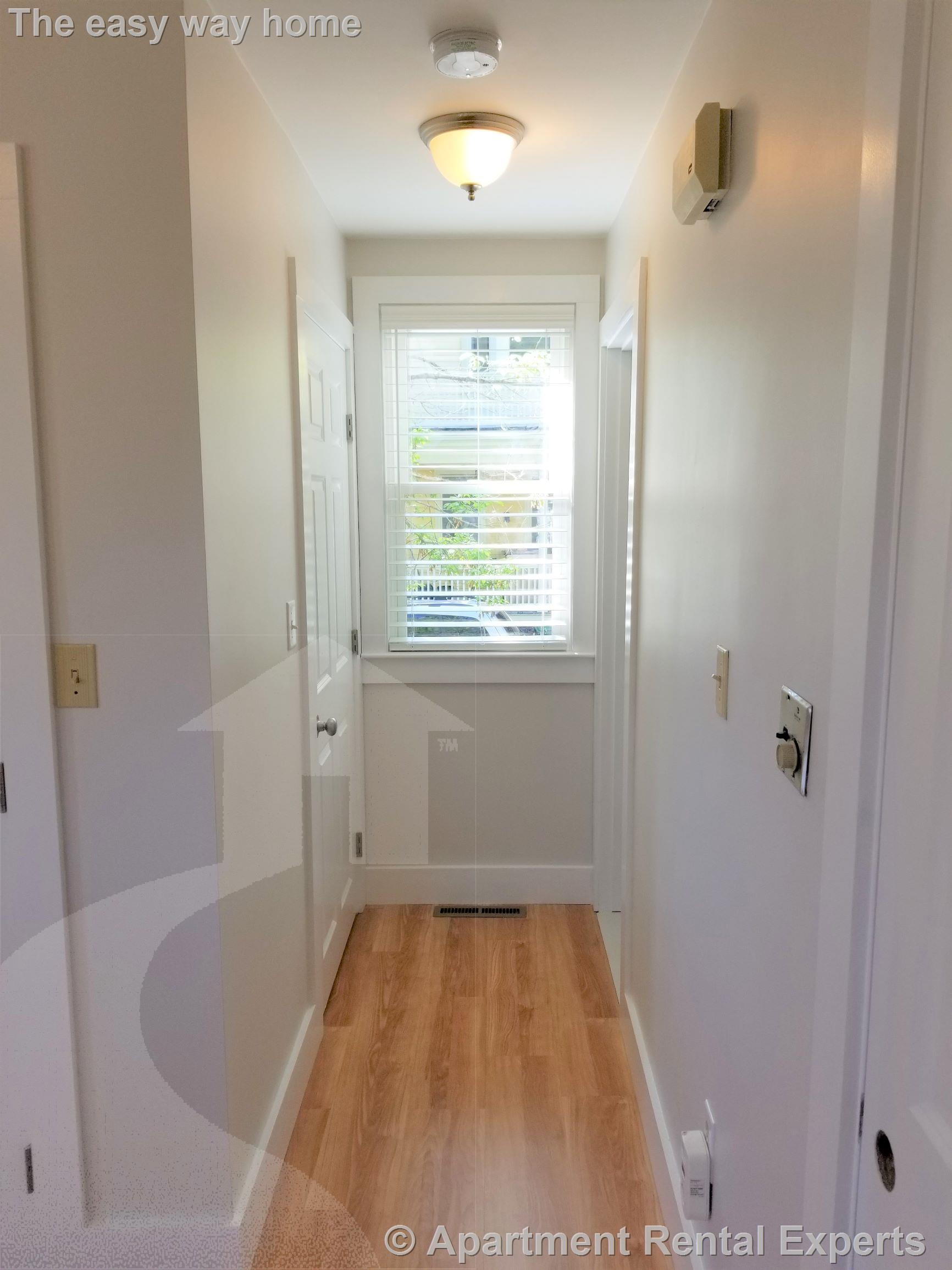 1 bed, 1 bath apartment for rent at 12R Conwell Ave, Tufts — photo 11 of 17