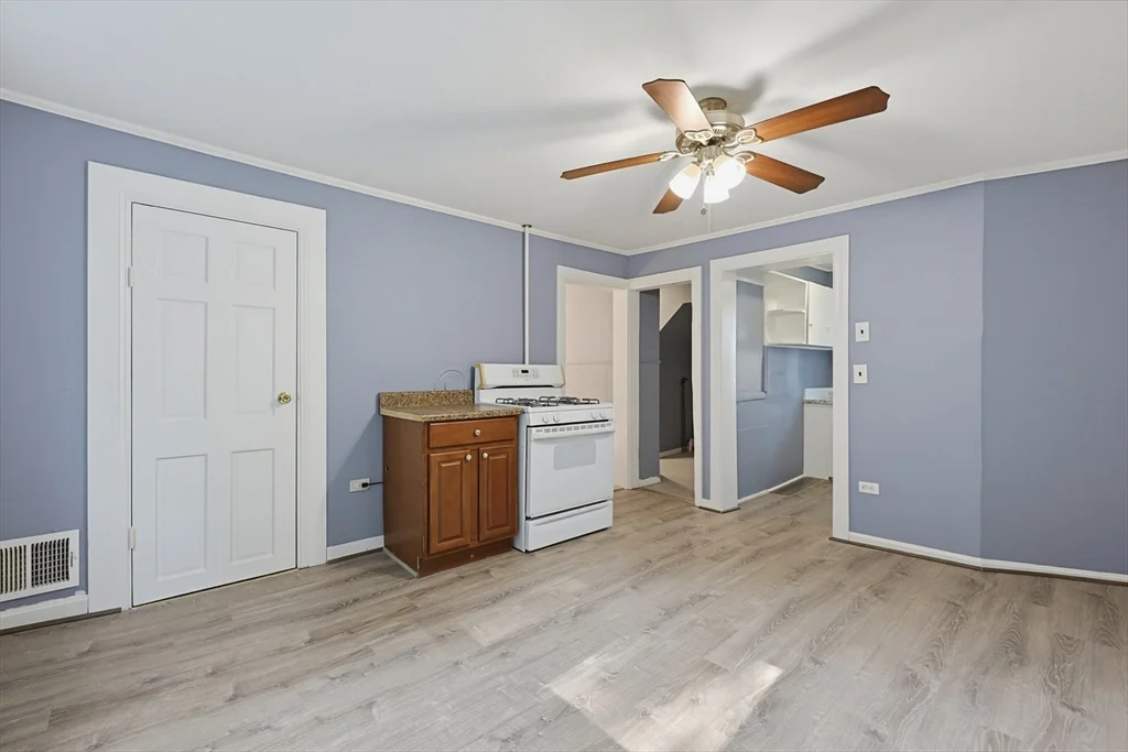3 bed, 1 bath apartment for rent at 12R Granite Unit 1, Fitchburg — photo 2 of 20