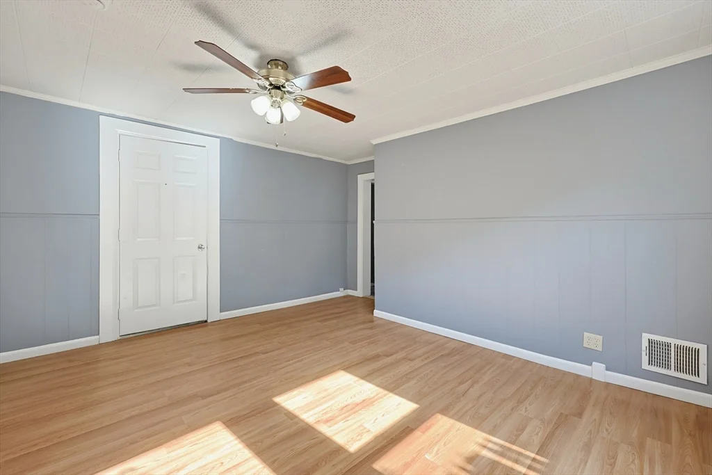 3 bed, 1 bath apartment for rent at 12R Granite Unit 1, Fitchburg — photo 10 of 20