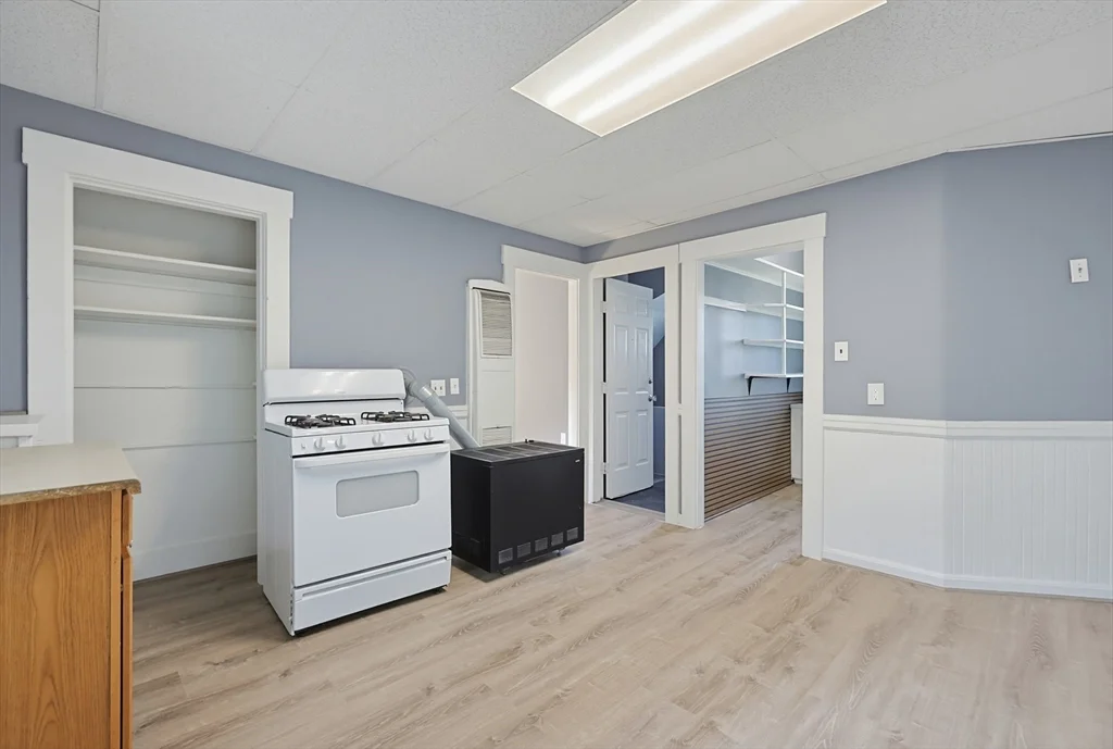 3 bed, 1 bath apartment for rent at 12R Granite Unit 3, Fitchburg — photo 6 of 21