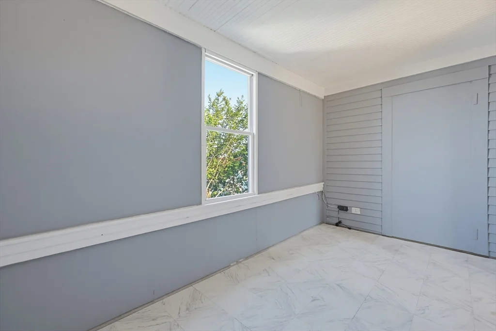 3 bed, 1 bath apartment for rent at 12R Granite Unit 3, Fitchburg — photo 4 of 21