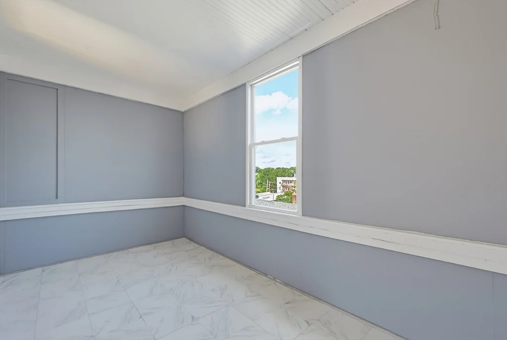3 bed, 1 bath apartment for rent at 12R Granite Unit 3, Fitchburg — photo 3 of 21