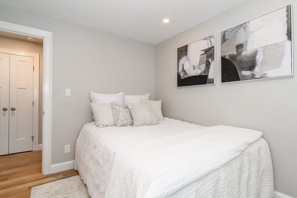 1 bed, 1 bath apartment for rent at 12R Maugus Ave Unit 12R, Wellesley Hills — photo 11 of 21