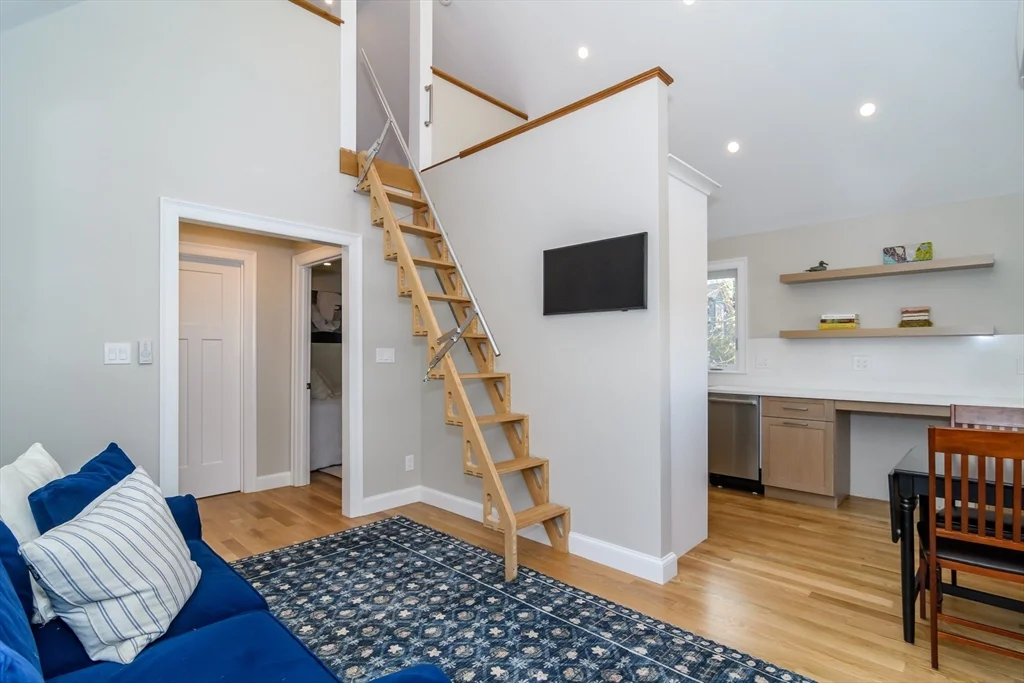 1 bed, 1 bath apartment for rent at 12R Maugus Ave Unit 12R, Wellesley Hills — photo 6 of 21