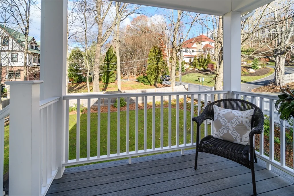 1 bed, 1 bath apartment for rent at 12R Maugus Ave Unit 12R, Wellesley Hills — photo 1 of 21