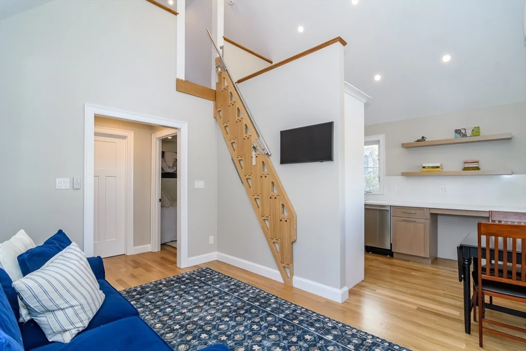 1 bed, 1 bath apartment for rent at 12R Maugus Ave Unit 12R, Wellesley Hills — photo 5 of 21