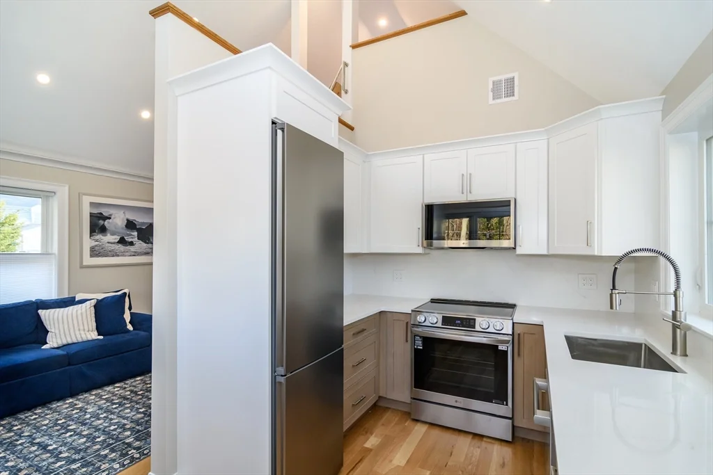 1 bed, 1 bath apartment for rent at 12R Maugus Ave Unit 12R, Wellesley Hills — photo 7 of 21